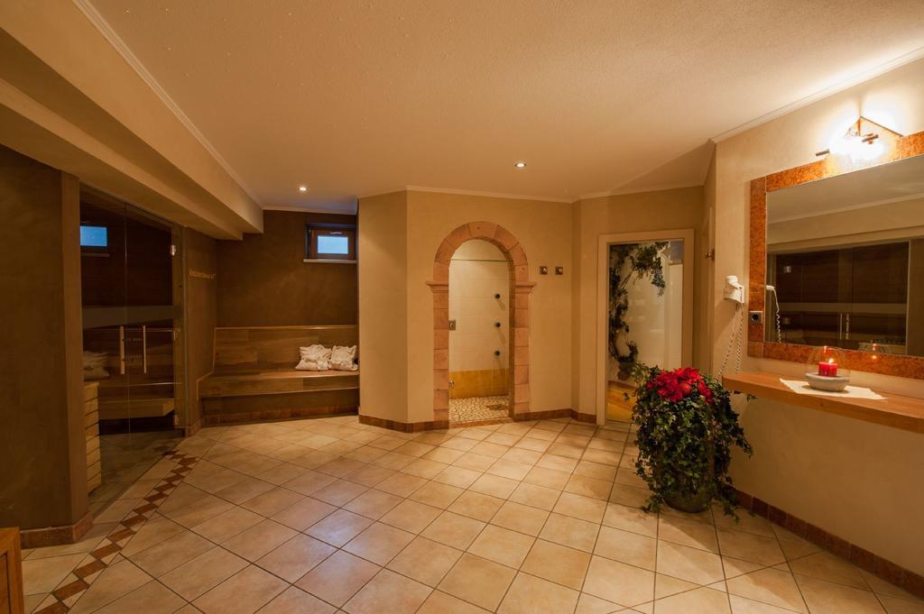 Rustika - Appartements & Spa Ehrwald Exterior photo