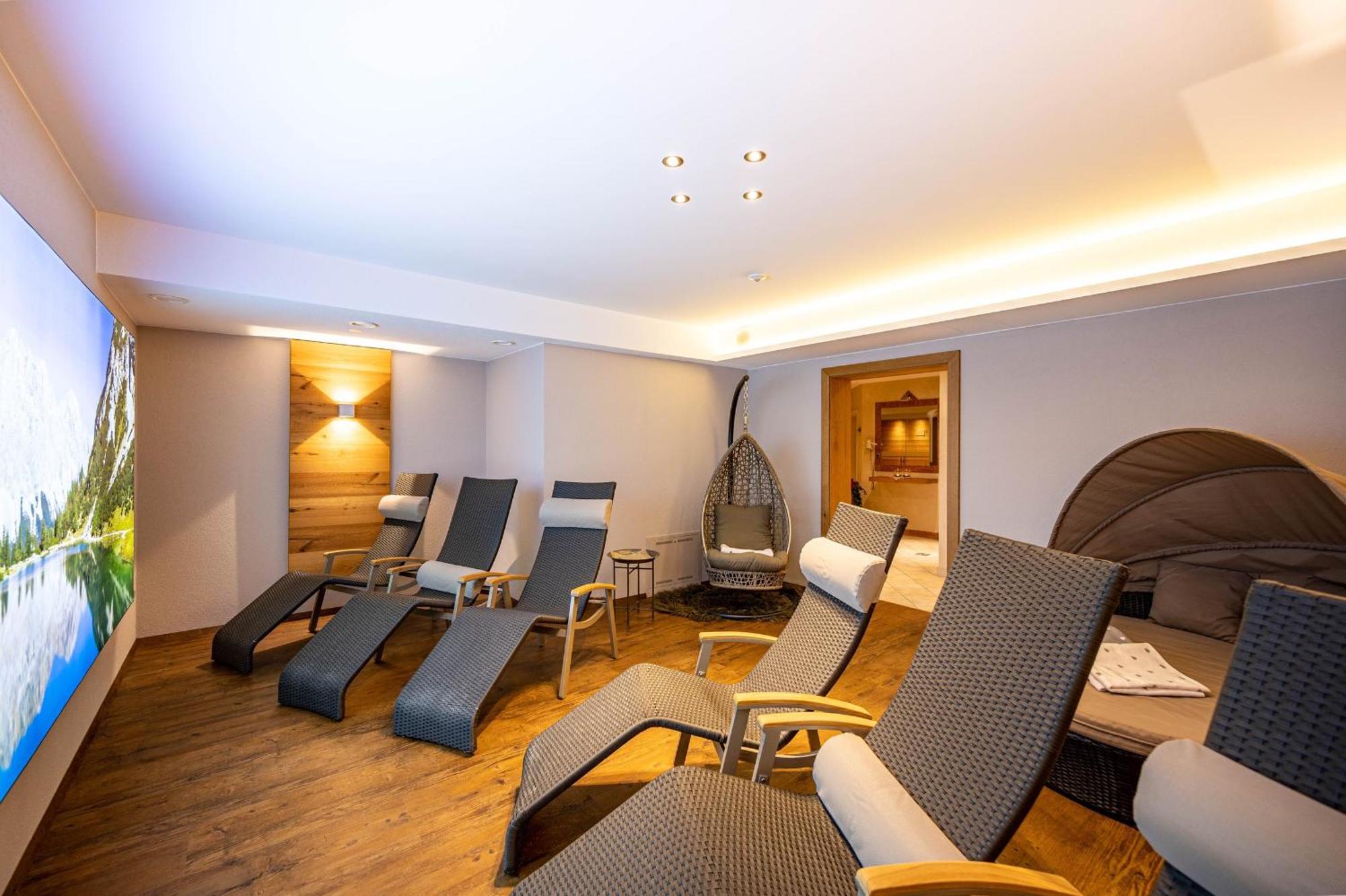 Rustika - Appartements & Spa Ehrwald Exterior photo