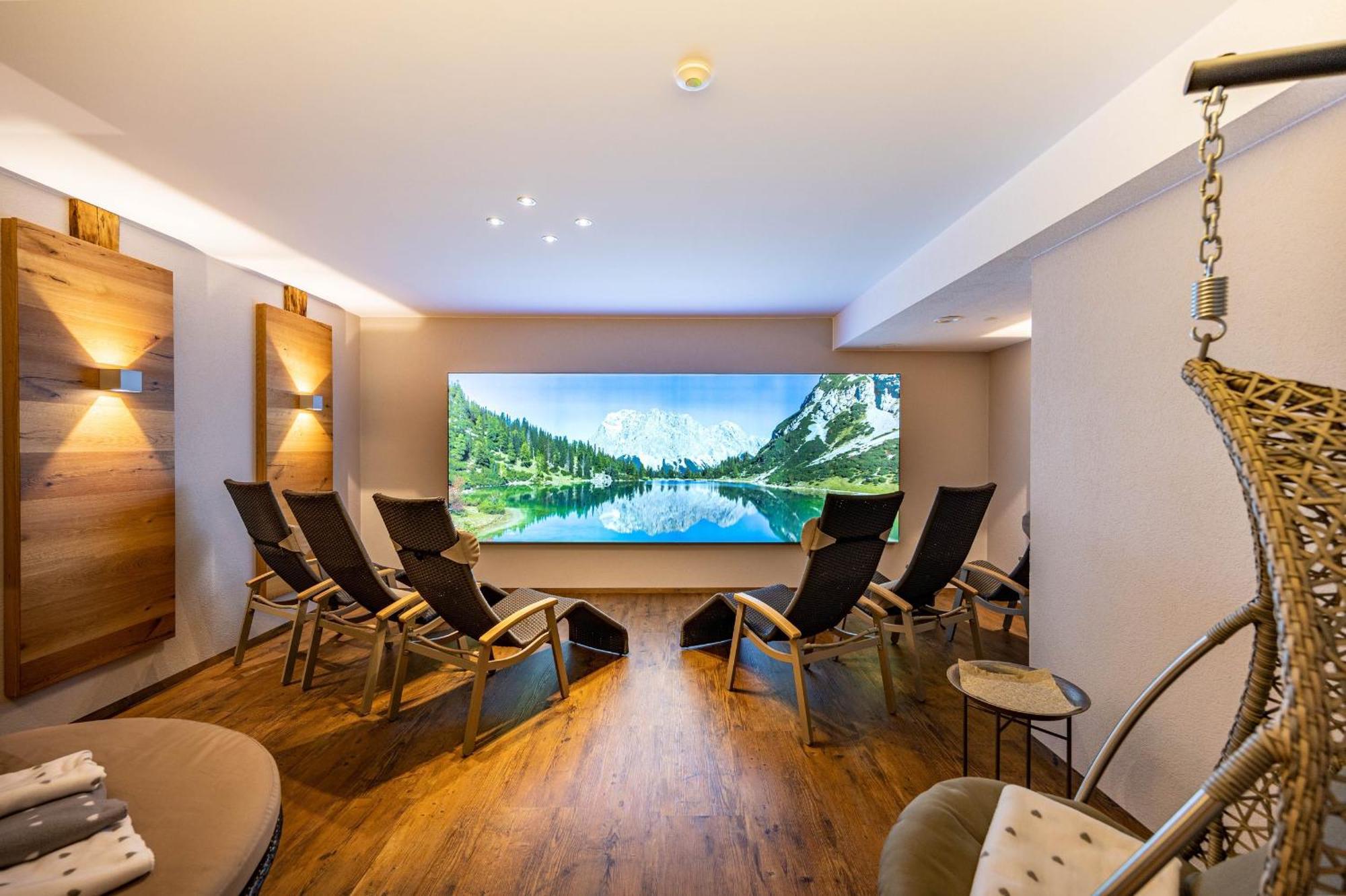 Rustika - Appartements & Spa Ehrwald Exterior photo