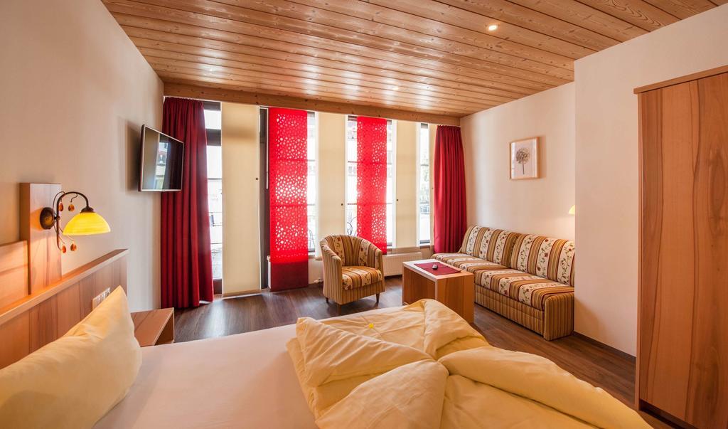 Rustika - Appartements & Spa Ehrwald Exterior photo