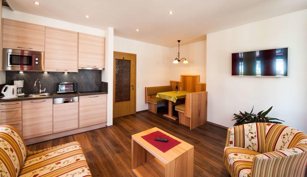 Rustika - Appartements & Spa Ehrwald Exterior photo