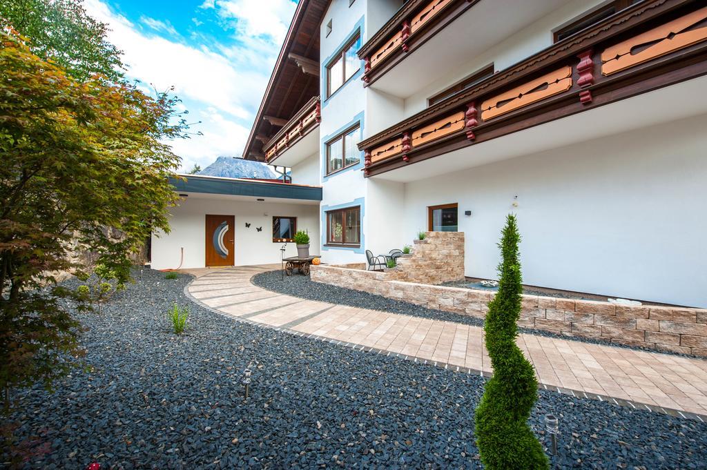 Rustika - Appartements & Spa Ehrwald Exterior photo