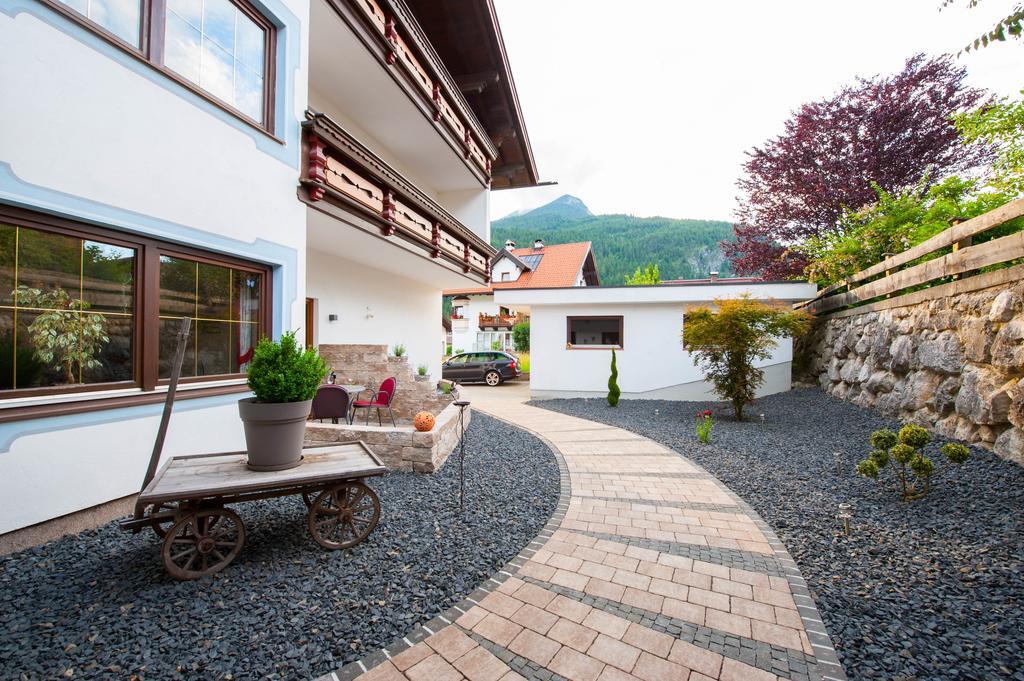 Rustika - Appartements & Spa Ehrwald Exterior photo