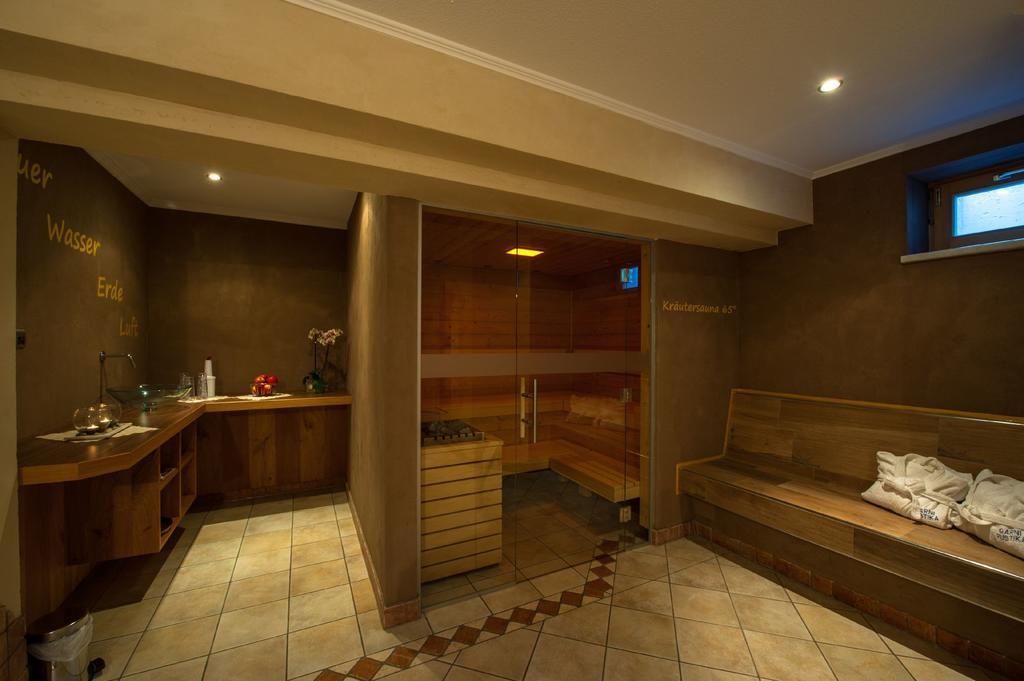 Rustika - Appartements & Spa Ehrwald Exterior photo